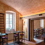 Pavillon Apartment *