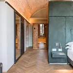 Pavillon Apartment *