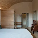 Pavillon Apartment *