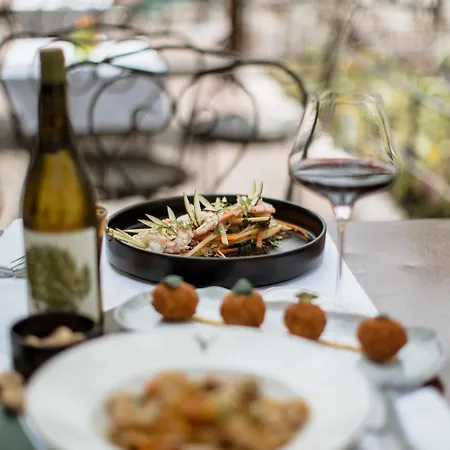 Pavillon Apartment *