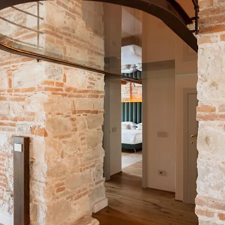 Pavillon Apartment *